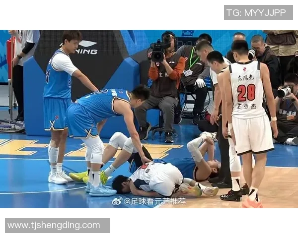 在篮球场上被意外撞击的经历与反思